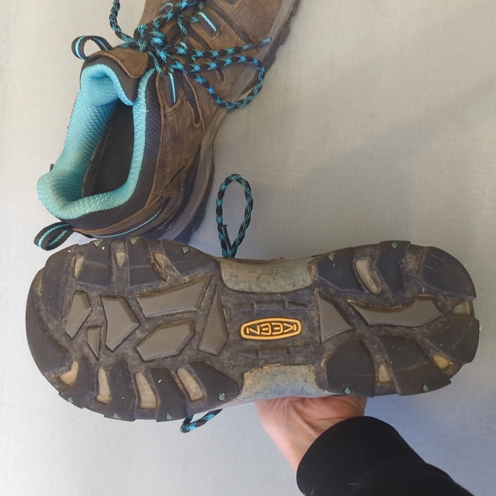 Ladies Waterproof Keen Hiking Shoes/Boots - Picture 3 of 7